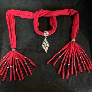 Neutral removable pendant with wrap